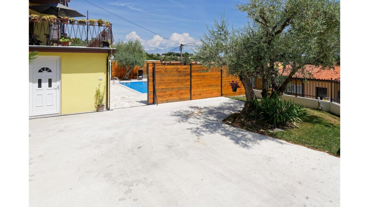Holiday Home Vlady By Rent Istria Buje Exterior foto